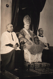Archeveque/Archbishop O.E. Mathieu et Abbe/Father Charles Maillard