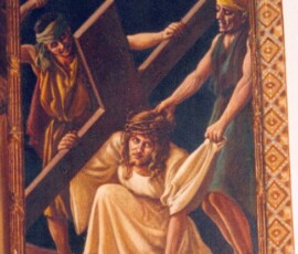 Jésus tombe pour la 1ère fois.
Jesus falls for the first time.
