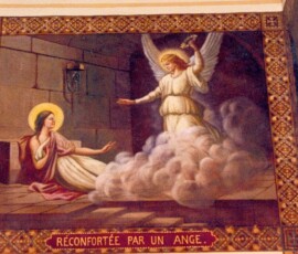 Réconfortée par un ange.
Comforted by an angel.