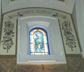 L’Agonie dans le Jardin des Oliviers - 1er Mystère Douloureux – branche d’olives et coupe, qui représentent la passion de Jésus et sa prière, « Eloigne de moi cette coupe, non pas ma volonté mais la tienne Père. »
The Agony of Jesus in the Garden of Olives - 1st Sorrowful Mystery – branches of an olive tree and cup, which represents Jesus’ passion and prayer "Father not my will, but yours will be done."