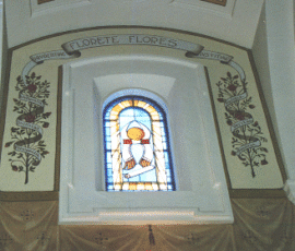 Le Recouvrement au Temple parmi les docteurs de la loi - 5e Mystère Joyeux – chapeaux qui portaient les docteurs de la loi.
The Finding of Jesus in the Temple – 5th Joyous Mystery – "hat" worn by the Doctors of the Law.